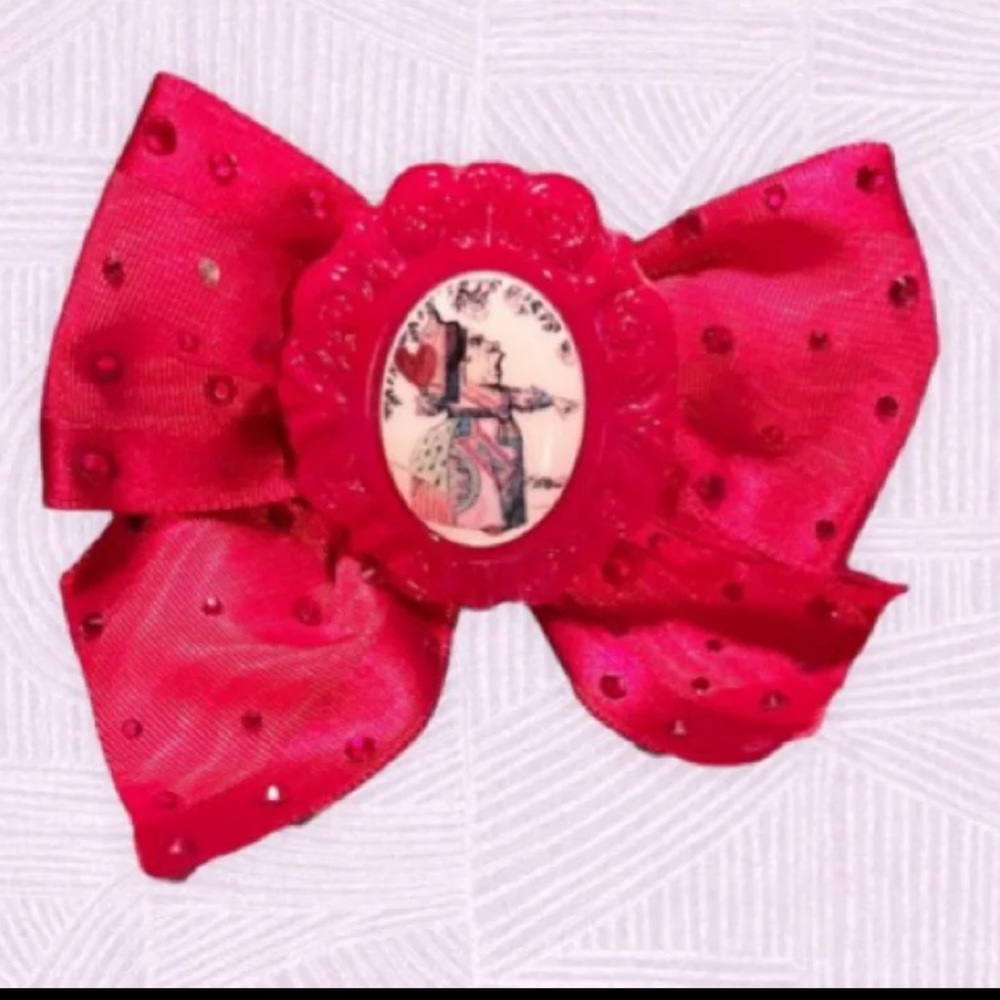 tarina tarantino queen of hearts hair bow